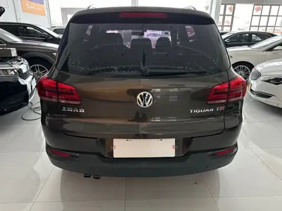 Volkswagen Tiguan 2015, 120000 км, за 5414.84 USD