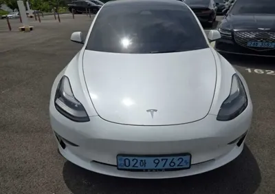 Tesla Model 3 · 2022 год