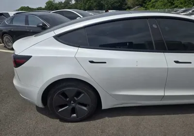 Tesla Model 3 2022, 135721 км, за 3672.59 USD - фото 12