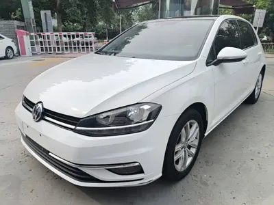 Volkswagen Golf 2018, 109800 км, за 7415.98 USD