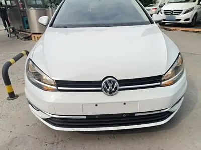 Volkswagen Golf 2018, 109800 км, за 7415.98 USD