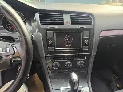 Volkswagen Golf 2018, 109800 км, за 7415.98 USD - фото 13