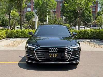 Audi A8 · 2022 год