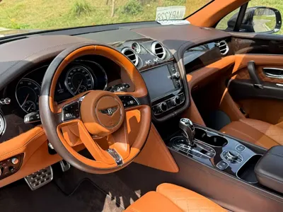 Bentley Bentayga 2016, 140000 км, за 96546.05 USD