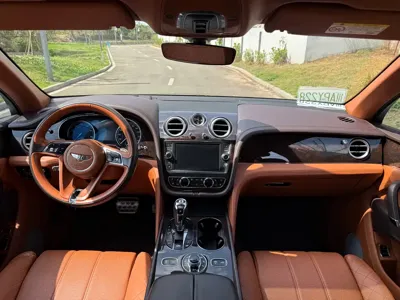 Bentley Bentayga 2016, 140000 км, за 96546.05 USD - фото 6