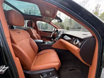 Bentley Bentayga 2016, 140000 км, за 96546.05 USD - фото 8