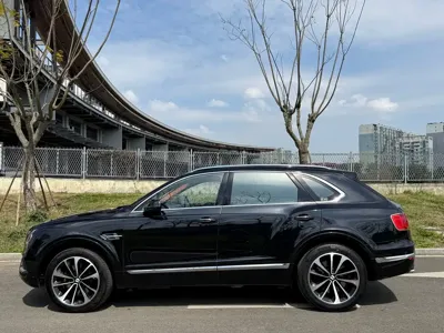Bentley Bentayga 2016, 140000 км, за 96546.05 USD - фото 12