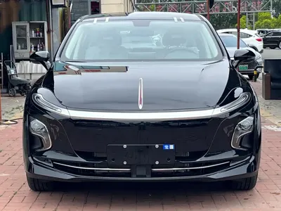 Hongqi Hongqi E-QM5 2026, 1000 км, за 15769.9 USD