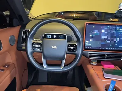 Li Auto Li L8 2023, 69400 км, за 27772.55 USD