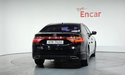 Hyundai Grandeur 2014, 160242 км, за 3112.58 USD