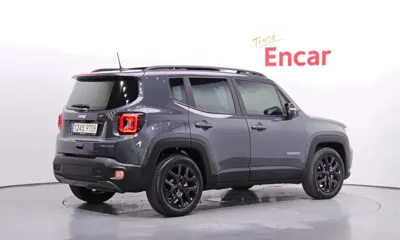Jeep Renegade 2023, 27506 км, за 15364.23 USD
