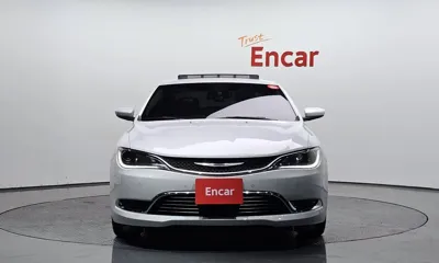 Chrysler 200 2015, 124836 км, за 2540.72 USD