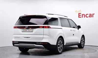 Kia Canival 2021, 113716 км, за 12547.07 USD