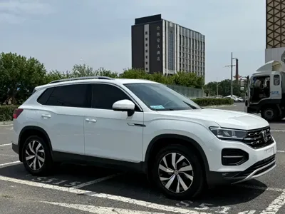 Volkswagen Tayron 2022, 35000 км, за 21396.08 USD