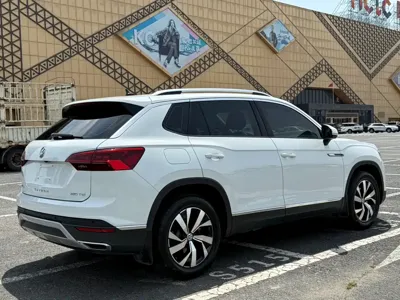 Volkswagen Tayron 2022, 35000 км, за 21396.08 USD