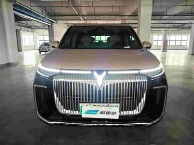 Voyah Dreamer 2025, 15700 км, за 35167.06 USD