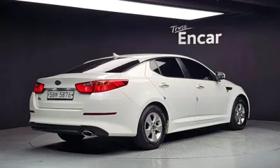 Kia K5 2014, 246000 км, за 2013.03 USD