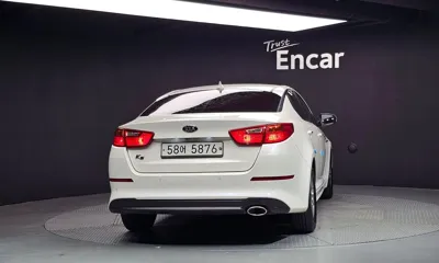 Kia K5 2014, 246000 км, за 2013.03 USD
