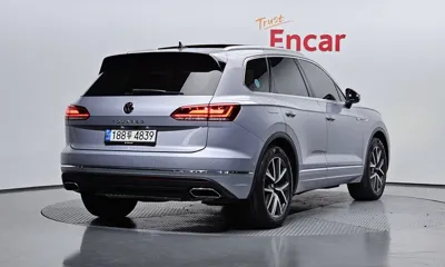 Volkswagen Touareg 2021, 111986 км, за 28160.69 USD