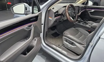 Volkswagen Touareg 2021, 111986 км, за 27947.9 USD - фото 11