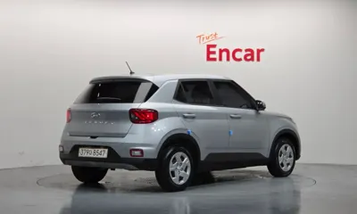 Hyundai Venue 2022, 27896 км, за 10358.31 USD