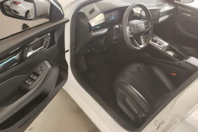 Roewe ei5 2021, 75100 км, за 11135 USD - фото 18