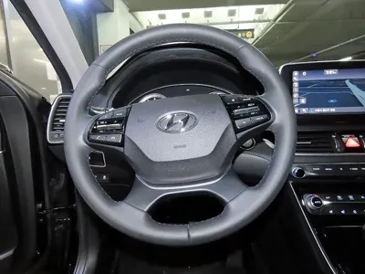 Hyundai Grandeur 2018, 127221 км, за 8131.68 USD - фото 8
