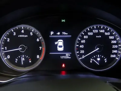 Hyundai Grandeur 2018, 127221 км, за 8131.68 USD - фото 9