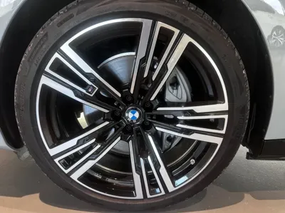 BMW i7 2025, 12250 км, за 92538.76 USD