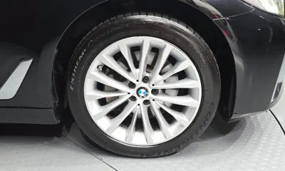 BMW 5-Series 2022, 109971 км, за 22465.32 USD