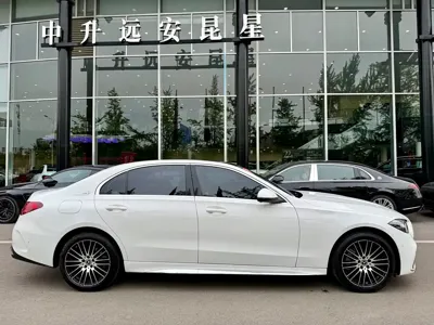 Mercedes-Benz C-Class 2023, 43000 км, за 27044.8 USD