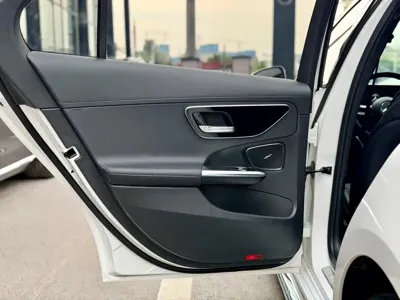 Mercedes-Benz C-Class 2023, 43000 км, за 27044.8 USD - фото 14