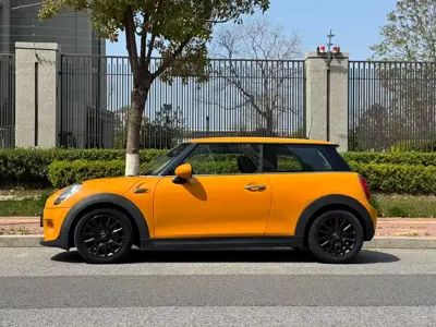 MINI MINI 2016, 50000 км, за 6235.88 USD