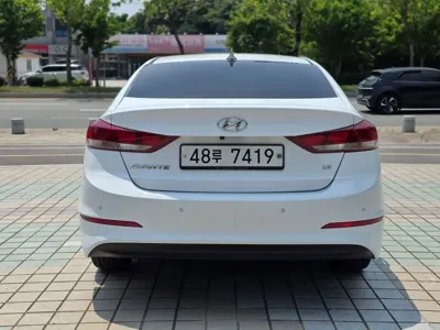 Hyundai Avante 2018, 101544 км, за 6115.02 USD