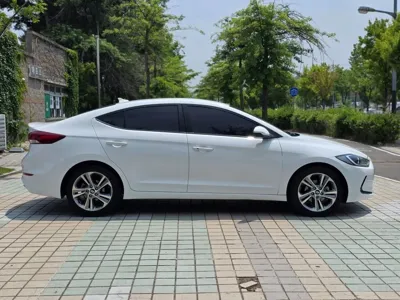 Hyundai Avante 2018, 101544 км, за 6115.02 USD - фото 7
