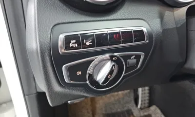 Mercedes-Benz C-Class 2016, 122881 км, за 9846.29 USD - фото 18