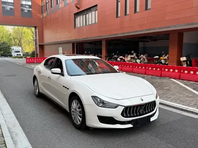 Maserati Ghibli 2021, 50000 км, за 36049.92 USD