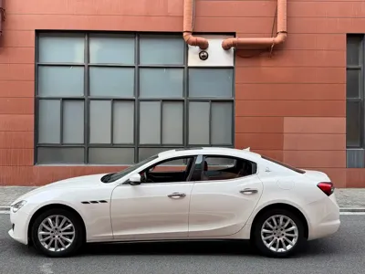 Maserati Ghibli 2021, 50000 км, за 36049.92 USD