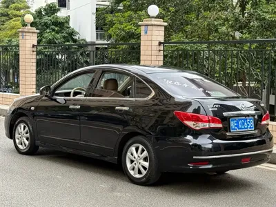 Nissan Sylphy 2015, 128000 км, за 2861.17 USD