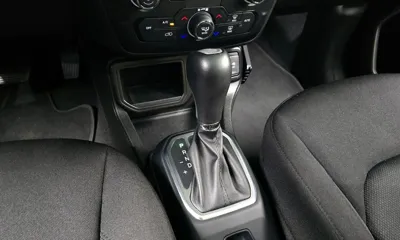 Jeep Renegade 2021, 26930 км, за 10240.25 USD - фото 9