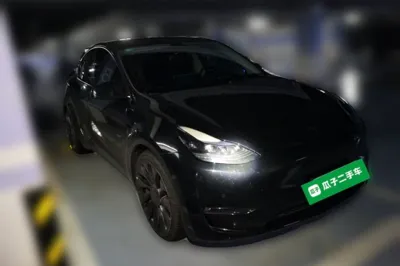 Tesla Model Y 2022, 62700 км, за 29918 USD
