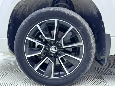 Skoda Karoq 2022, 12000 км, за 21392.73 USD - фото 8