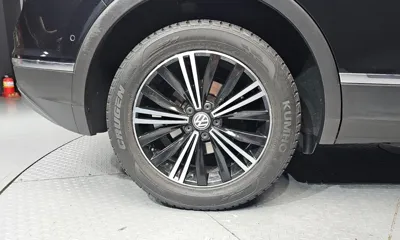 Volkswagen Tiguan 2020, 151033 км, за 12143.89 USD
