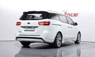 Kia Canival 2015, 89612 км, за 7811.47 USD