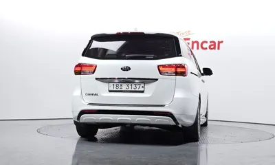 Kia Canival 2015, 89612 км, за 7811.47 USD