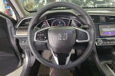 Honda Civic 2019, 40500 км, за 10882 USD - фото 13