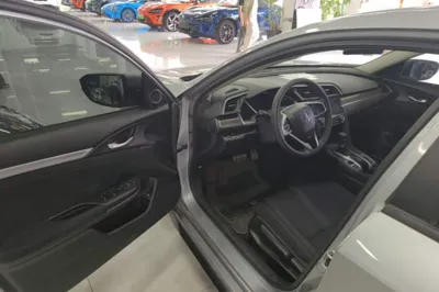 Honda Civic 2019, 40500 км, за 10882 USD - фото 18