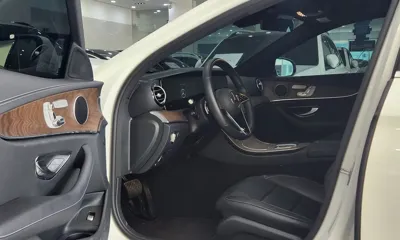 Mercedes-Benz E-Class 2022, 38269 км, за 27089.52 USD - фото 10