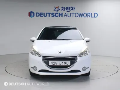 Peugeot 208 · 2015 год