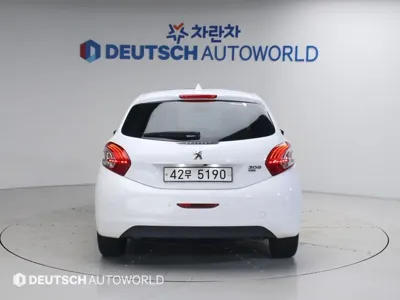 Peugeot 208 2015, 83767 км, за 2953.92 USD